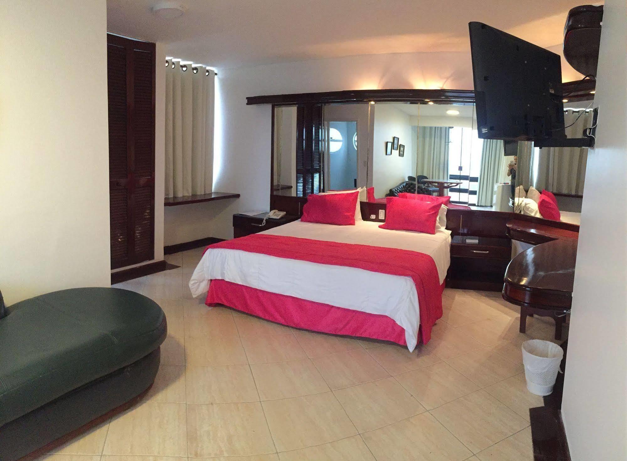 Hotel Arenal Санта-Крус-де-ла-Сьерра Экстерьер фото